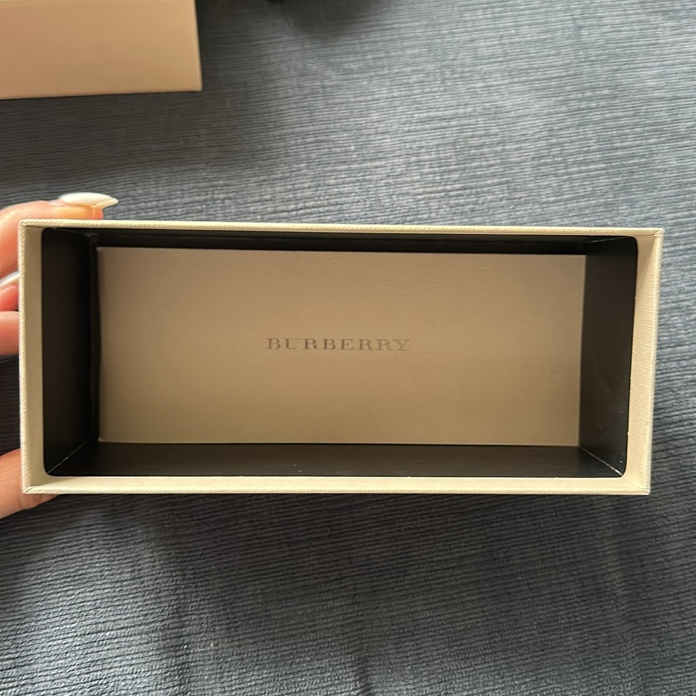 Burberry Brown Tortoiseshell Sunglasses - Picture 9 of 9